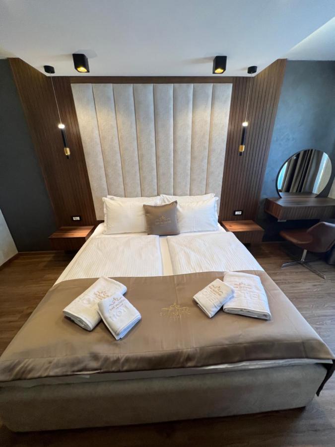 Hotel Palace San Valentino อูมัค ภายนอก รูปภาพ