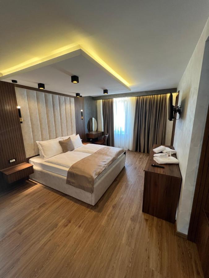 Hotel Palace San Valentino อูมัค ภายนอก รูปภาพ