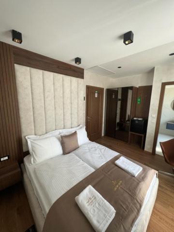 Hotel Palace San Valentino อูมัค ภายนอก รูปภาพ