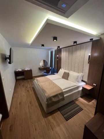 Hotel Palace San Valentino อูมัค ภายนอก รูปภาพ
